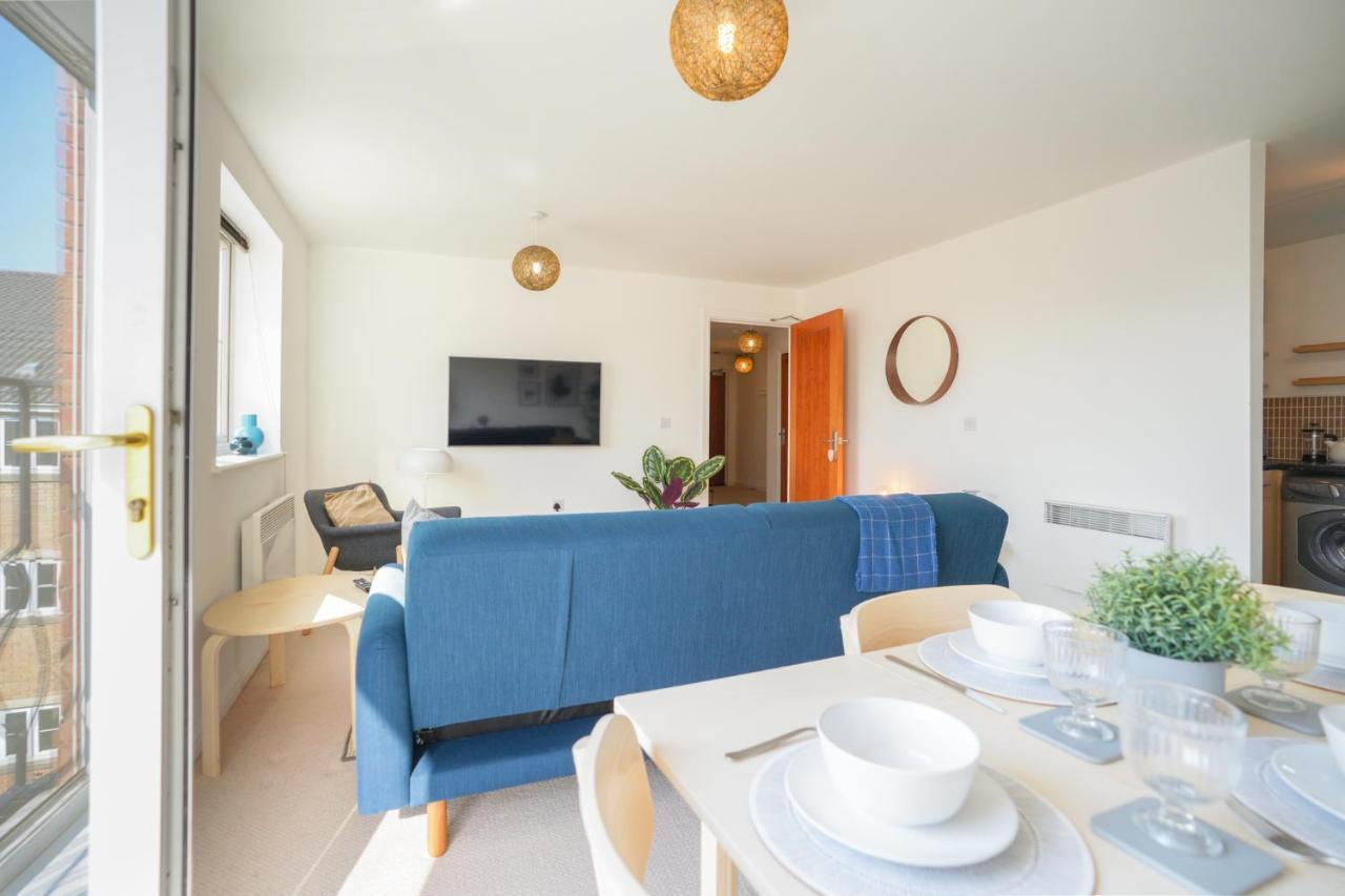 Stylish Apartment With Private Parking カーディフ エクステリア 写真