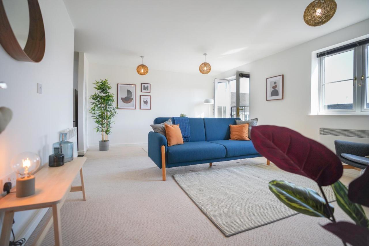 Stylish Apartment With Private Parking カーディフ エクステリア 写真