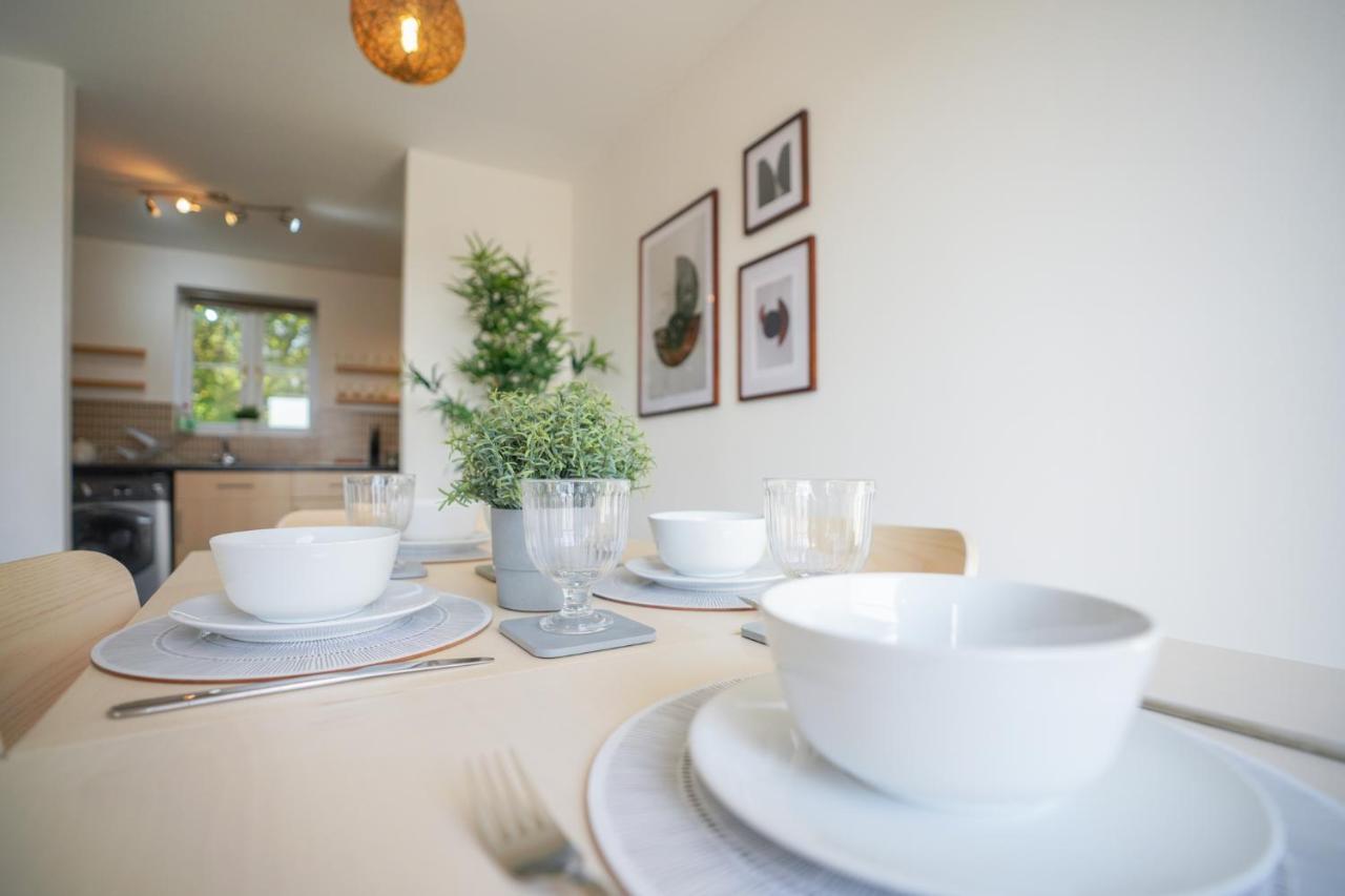 Stylish Apartment With Private Parking カーディフ エクステリア 写真