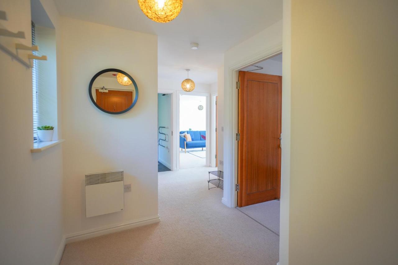 Stylish Apartment With Private Parking カーディフ エクステリア 写真