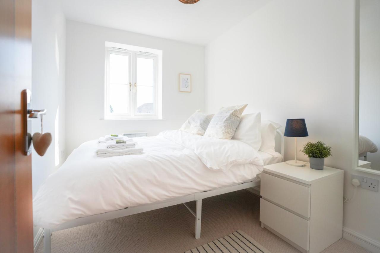 Stylish Apartment With Private Parking カーディフ エクステリア 写真