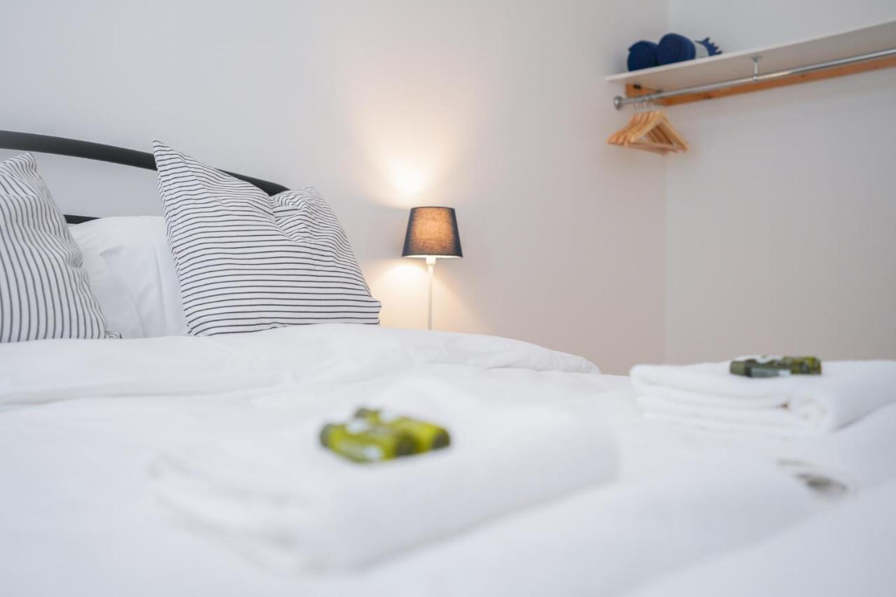 Stylish Apartment With Private Parking カーディフ エクステリア 写真