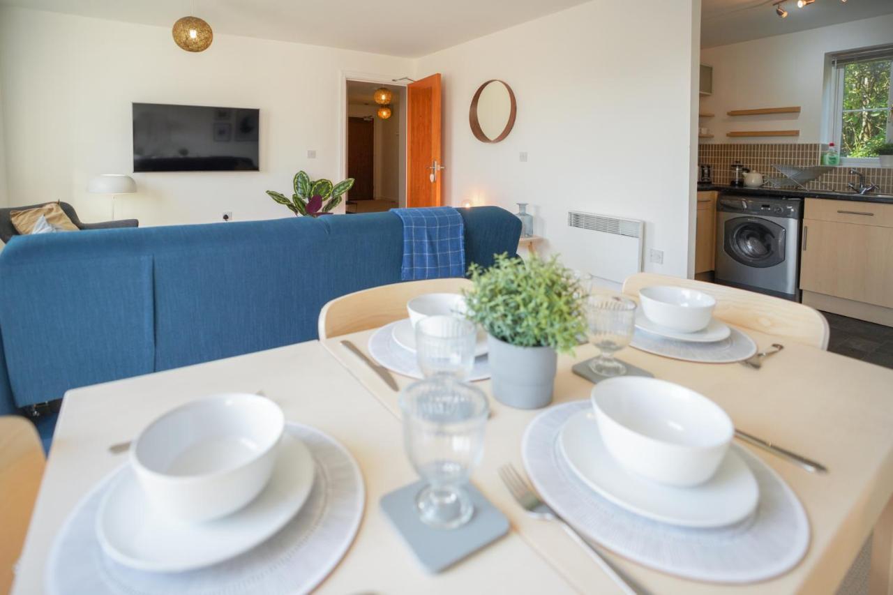Stylish Apartment With Private Parking カーディフ エクステリア 写真